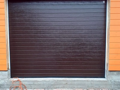 Гаражные секционные ворота Алютех Trend 2500x2250 мм Dark oak