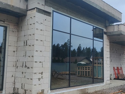 Панорамное алюминиевое окно Алютех